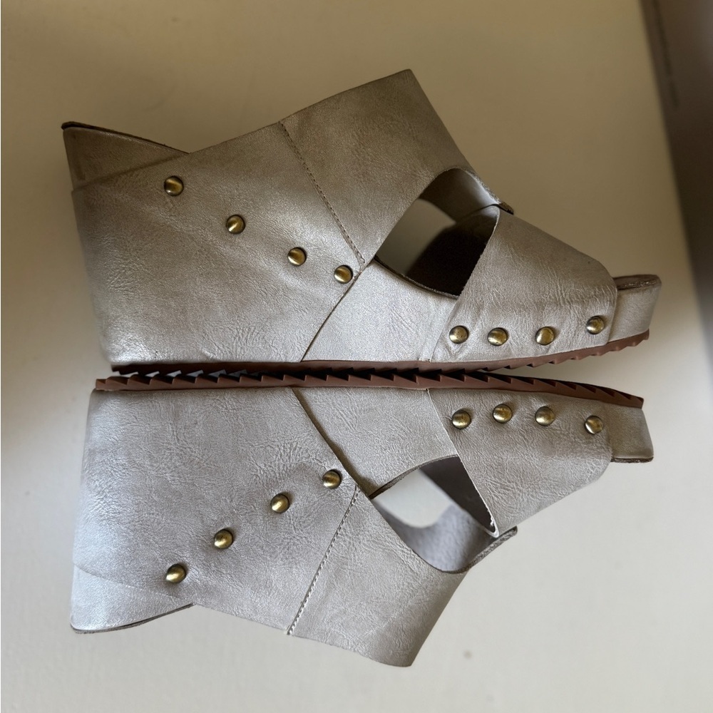 Antelope Silver Studded Mules women’s size 41/10 - Picture 6 of 11